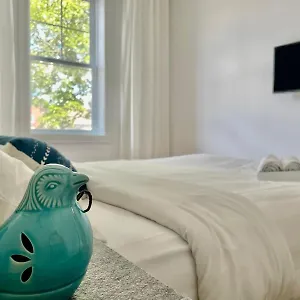 Couette-café Lumineuse Et Confortable