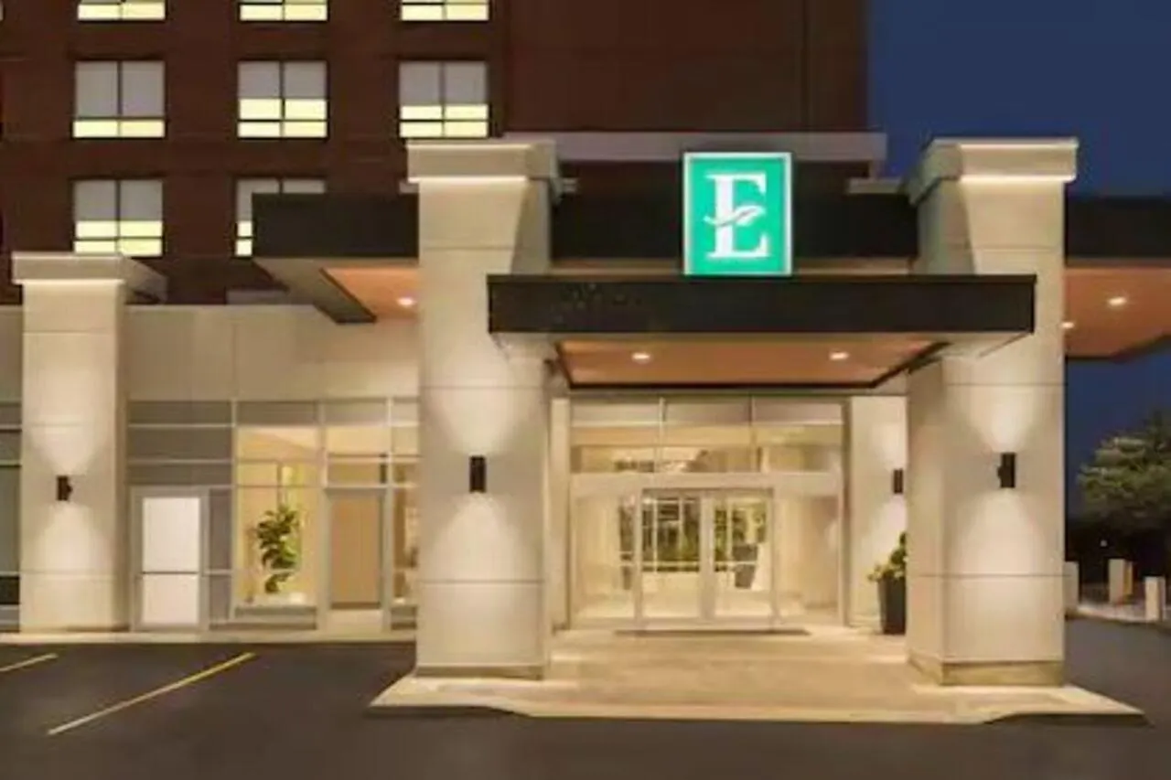 Embassy Suites By Hilton Toronto Airport Hotel