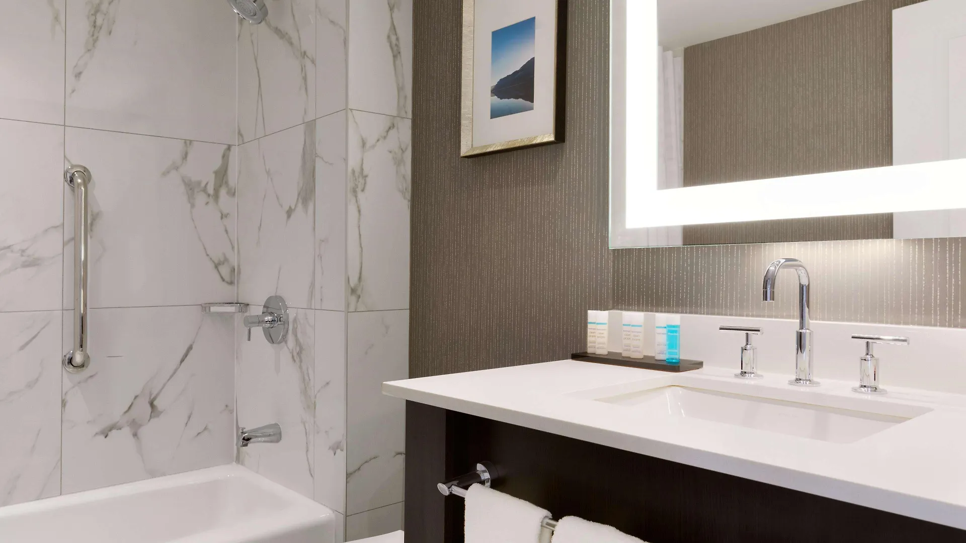 Embassy Suites By Hilton Toronto Airport
