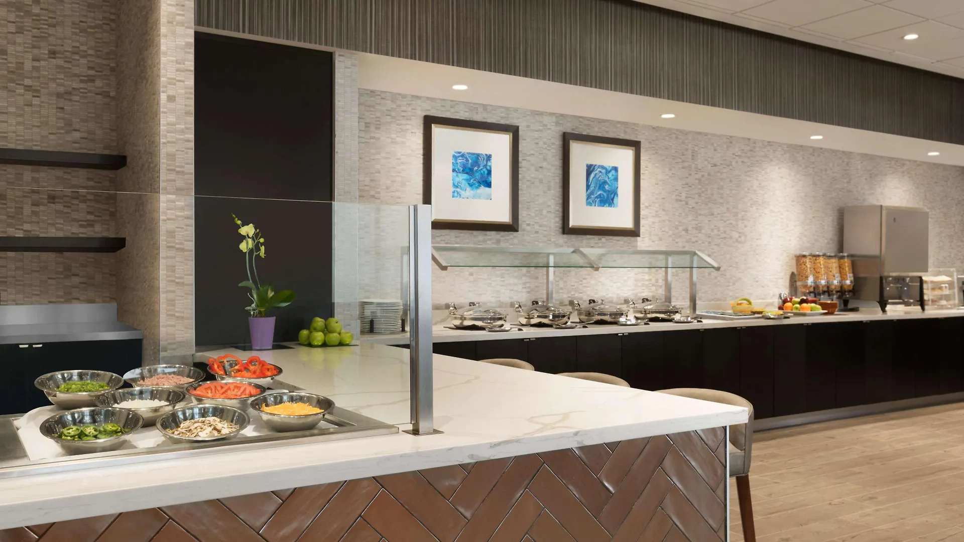 Embassy Suites By Hilton Toronto Airport 4*,  Canada