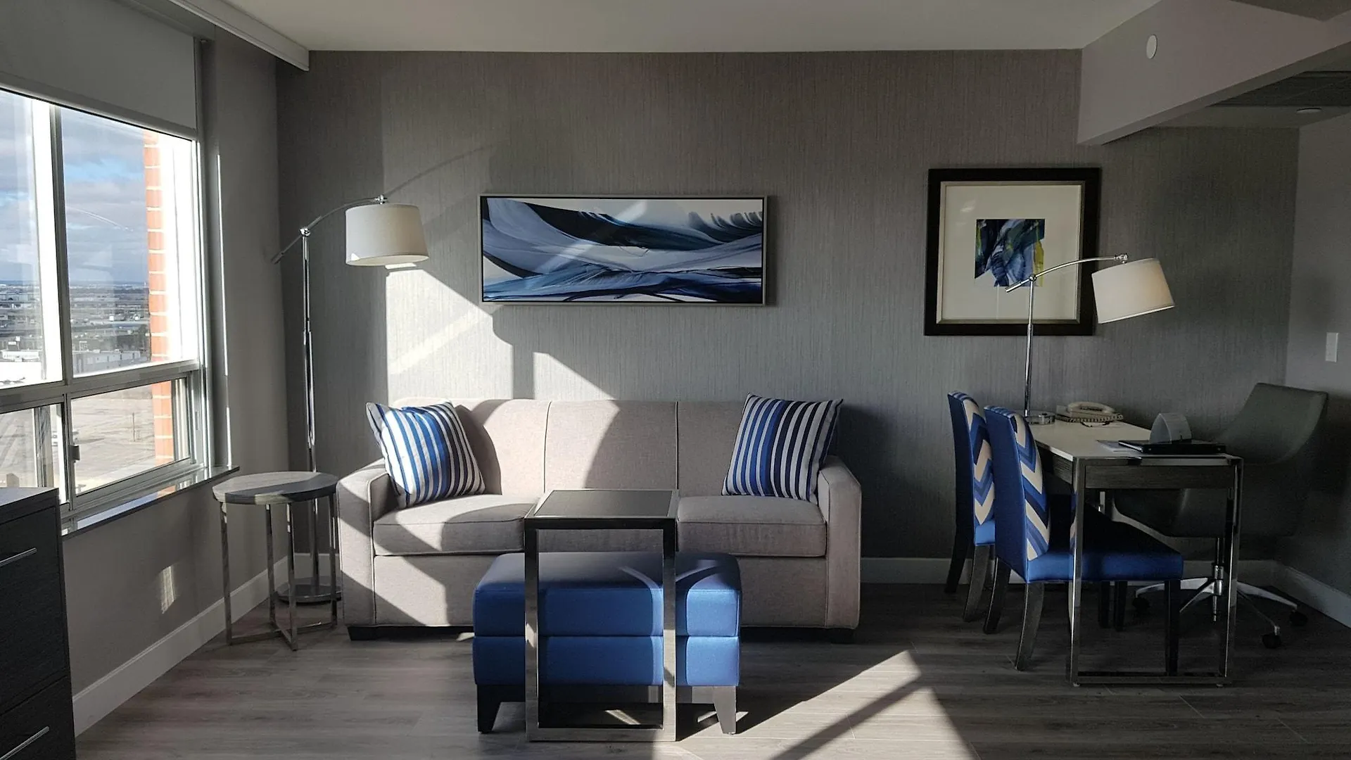 **** Hotel Embassy Suites By Hilton Toronto Airport Canada