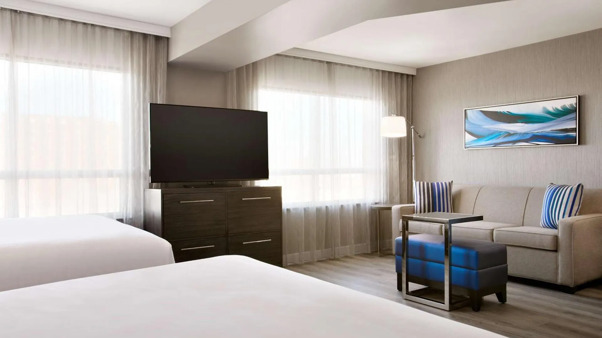 Embassy Suites By Hilton Toronto Airport 4*,  Canada