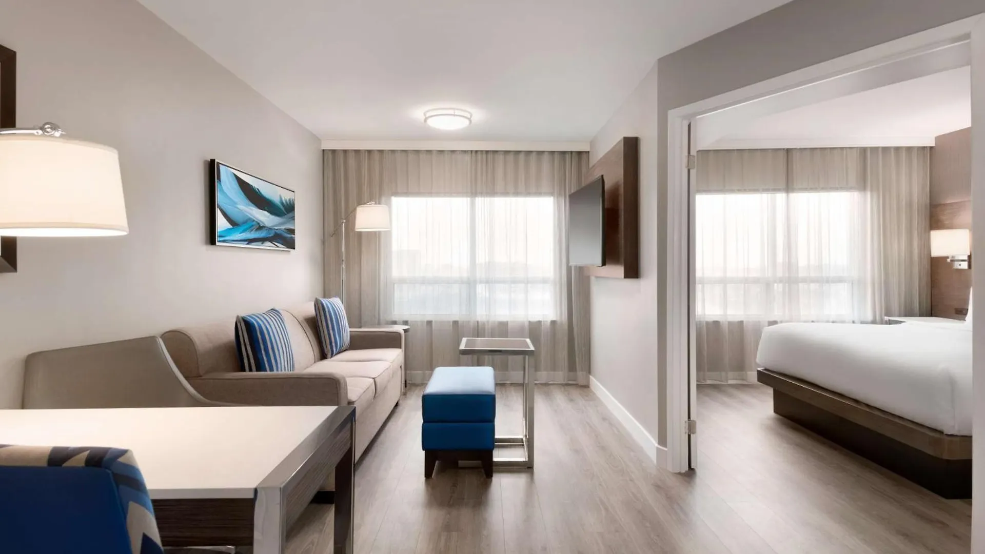 Embassy Suites By Hilton Toronto Airport 4*,  Canada