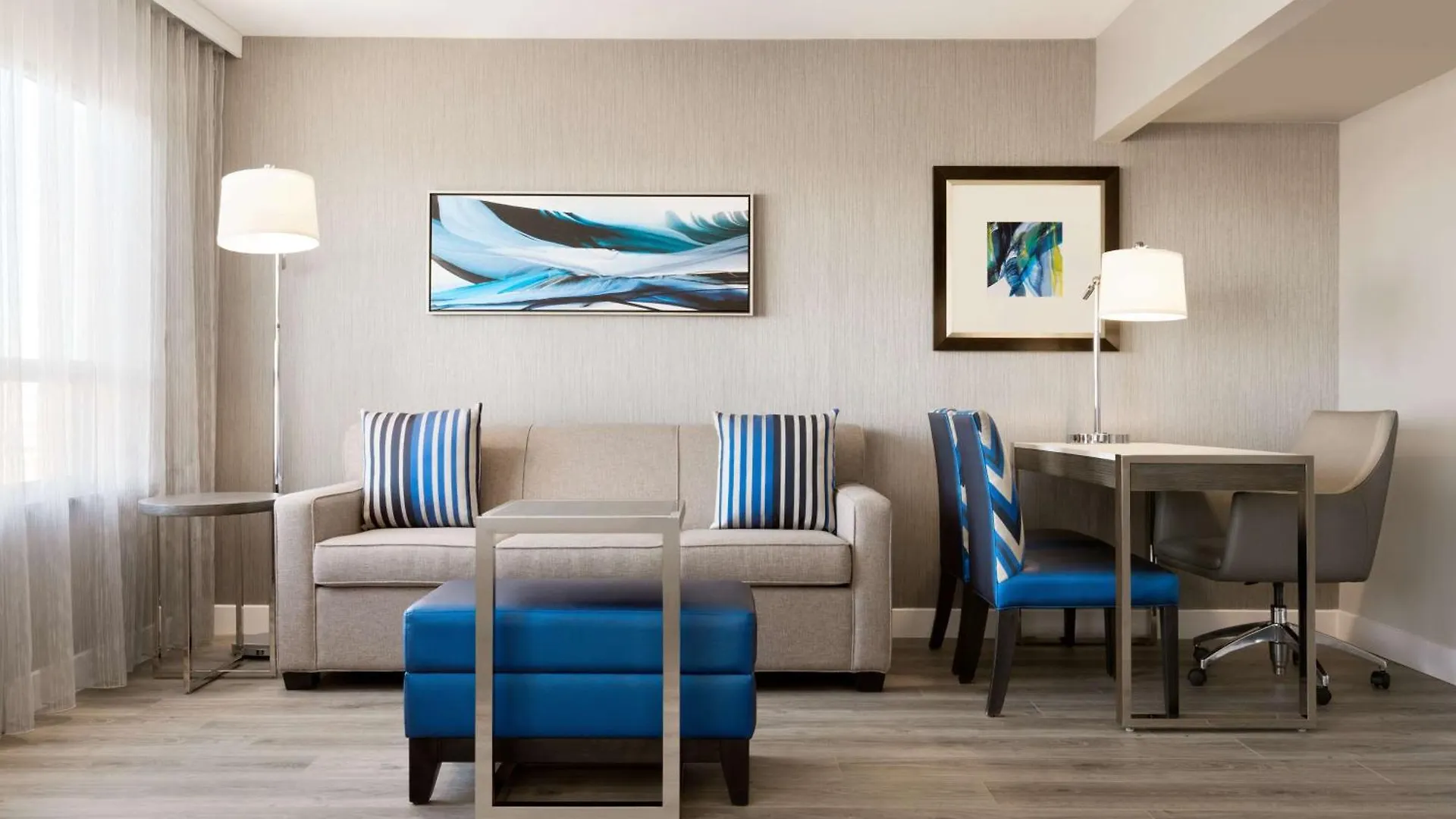 Embassy Suites By Hilton Toronto Airport Hotel