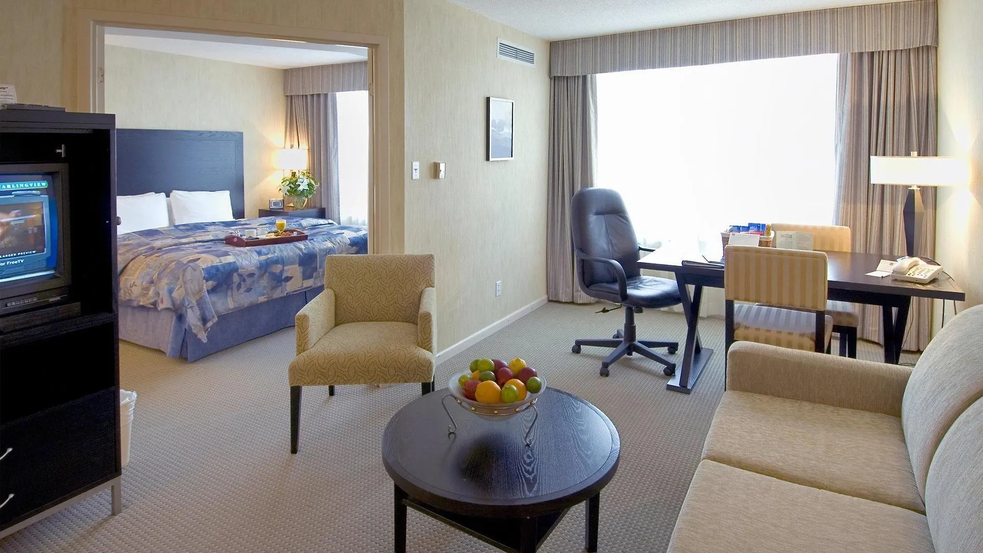 Embassy Suites By Hilton Toronto Airport 4*,  Canada