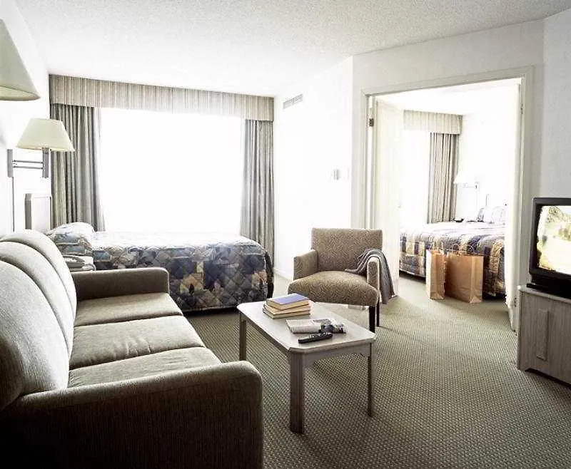 Embassy Suites By Hilton Toronto Airport Hotel