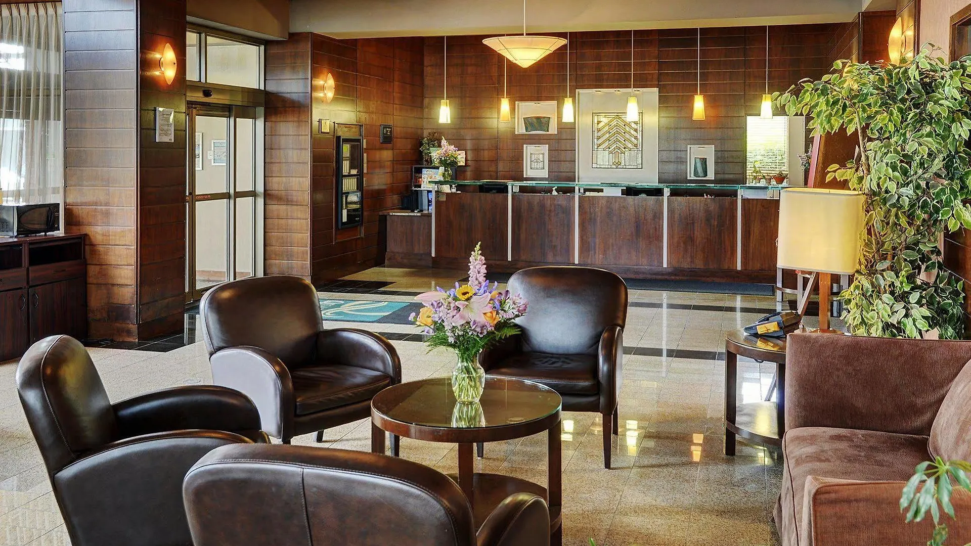 **** Hotel Embassy Suites By Hilton Toronto Airport Canada