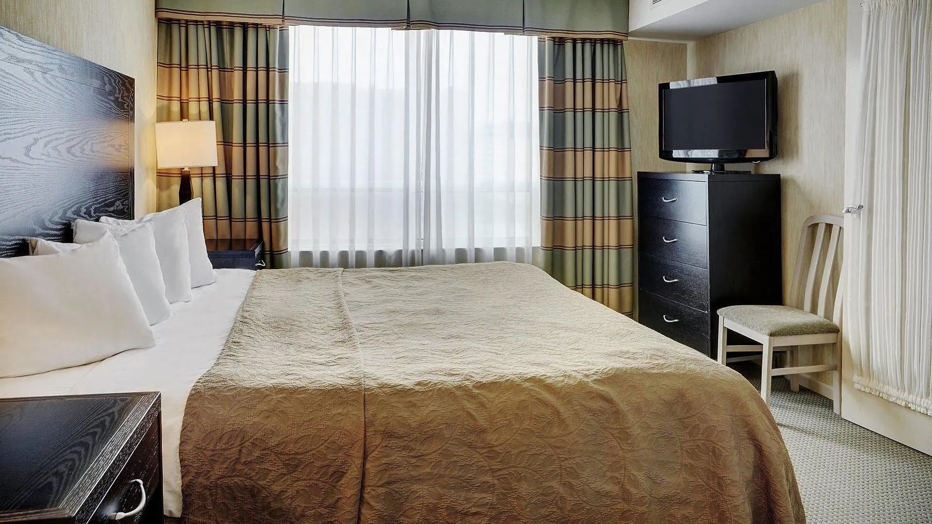 Embassy Suites By Hilton Toronto Airport
