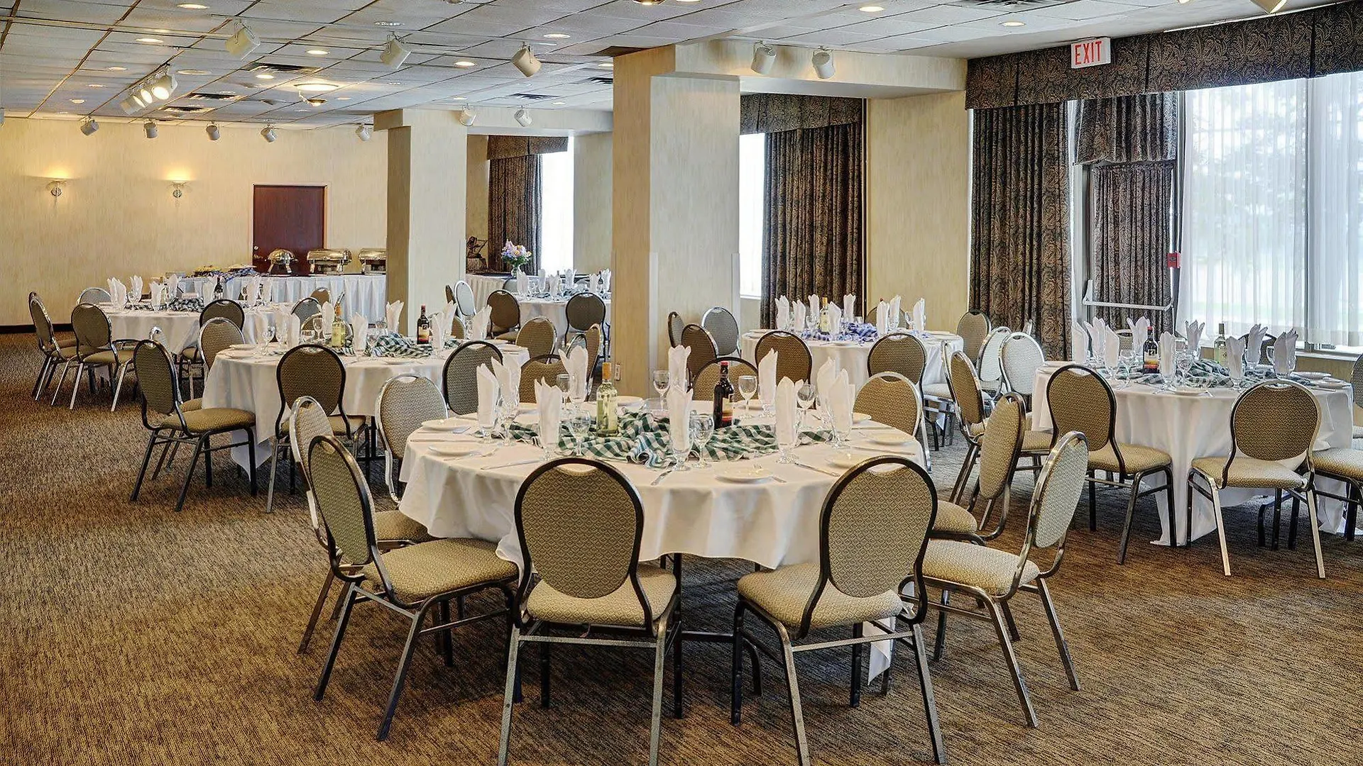 Embassy Suites By Hilton Toronto Airport 4*,  Canada