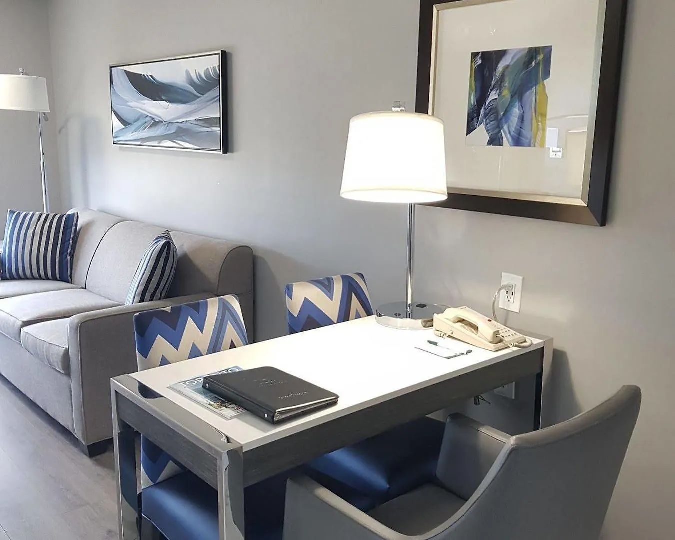 **** Hotel Embassy Suites By Hilton Toronto Airport Canada
